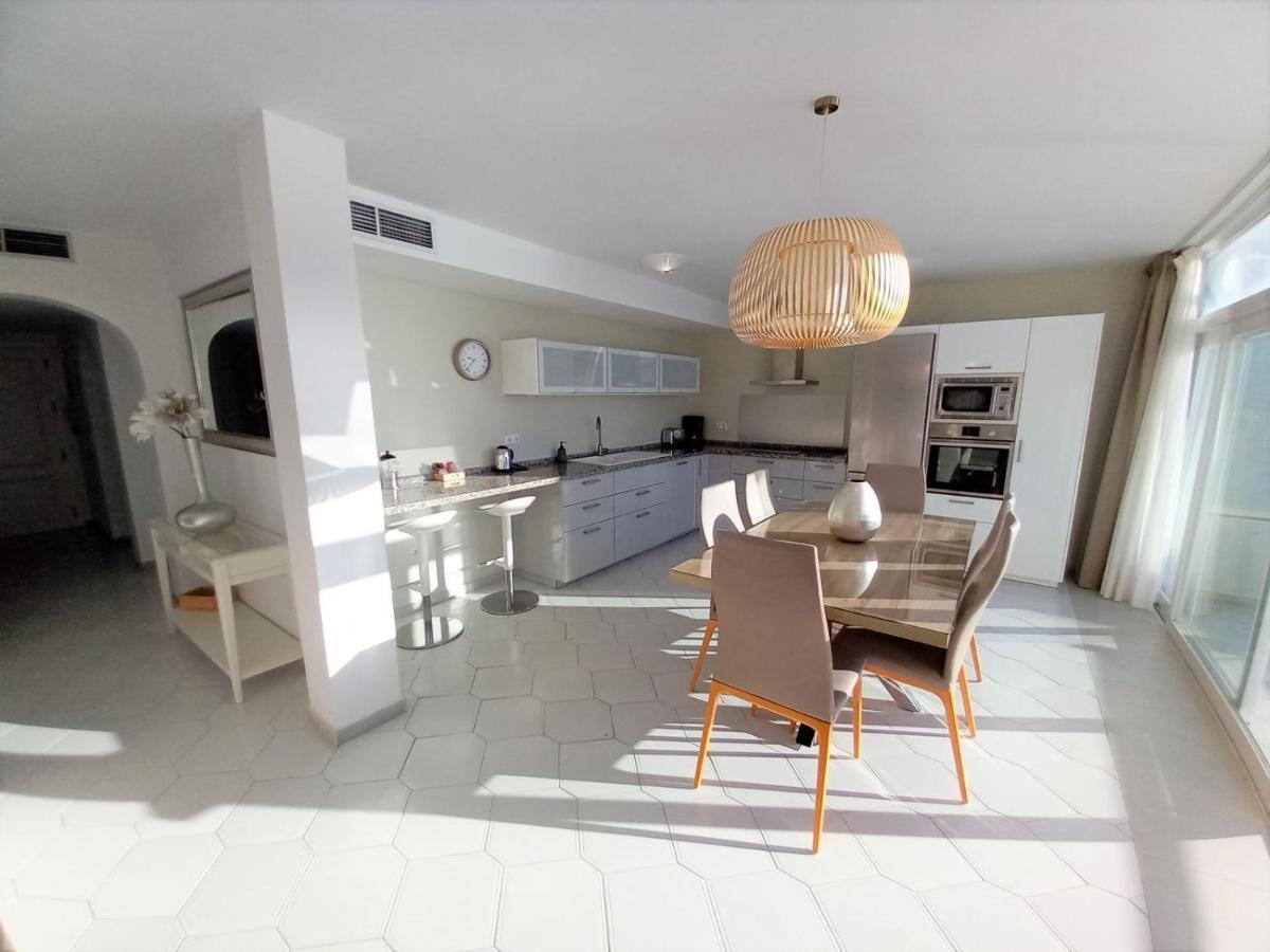 Sitio de Calahonda Miraflores Beachfront Penthouse מראה חיצוני תמונה