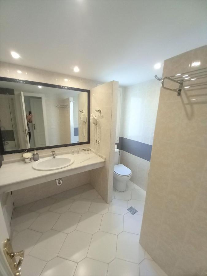 Sitio de Calahonda Miraflores Beachfront Penthouse מראה חיצוני תמונה