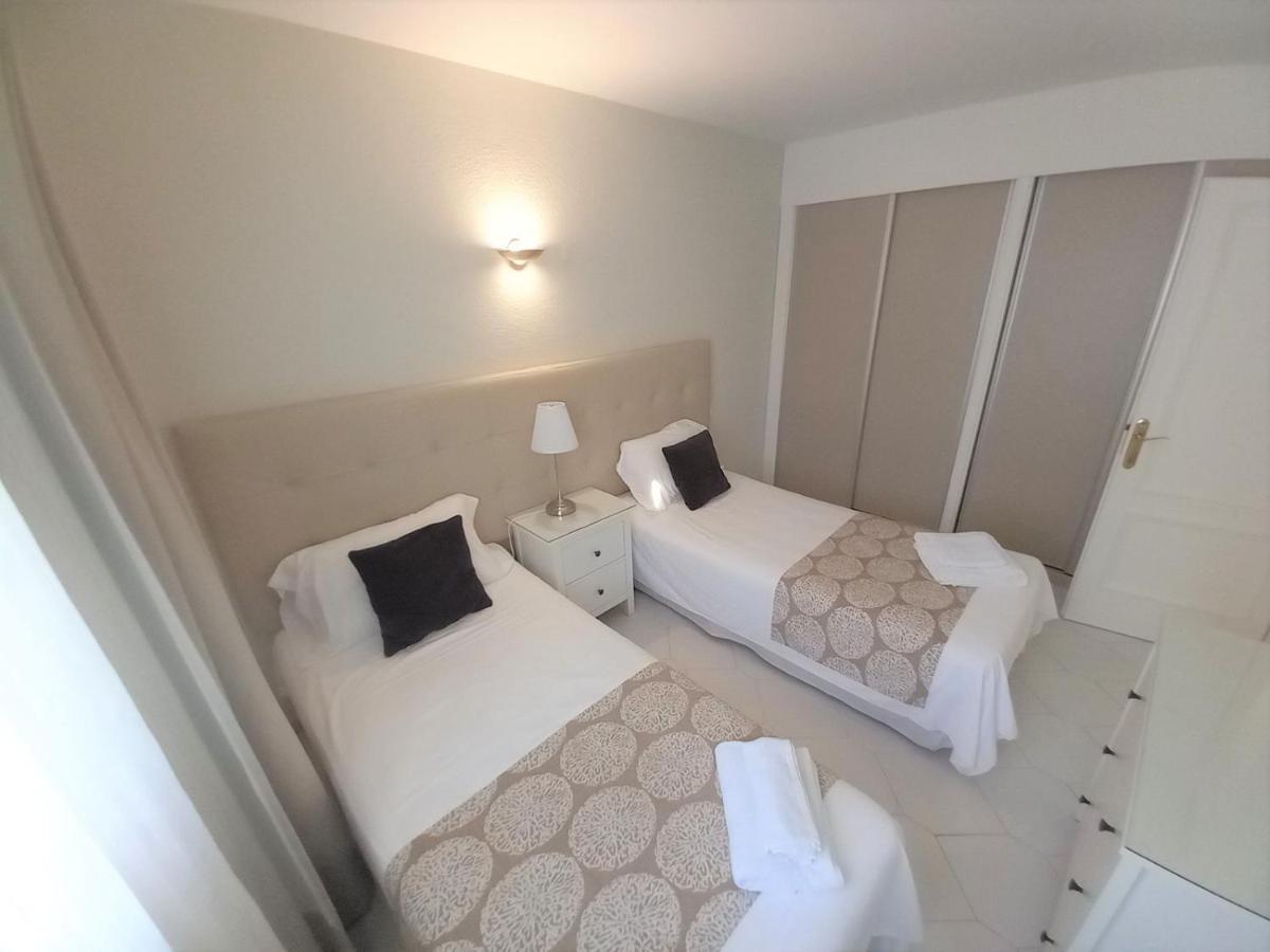 Sitio de Calahonda Miraflores Beachfront Penthouse מראה חיצוני תמונה