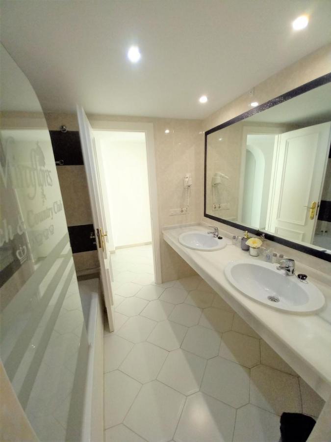 Sitio de Calahonda Miraflores Beachfront Penthouse מראה חיצוני תמונה