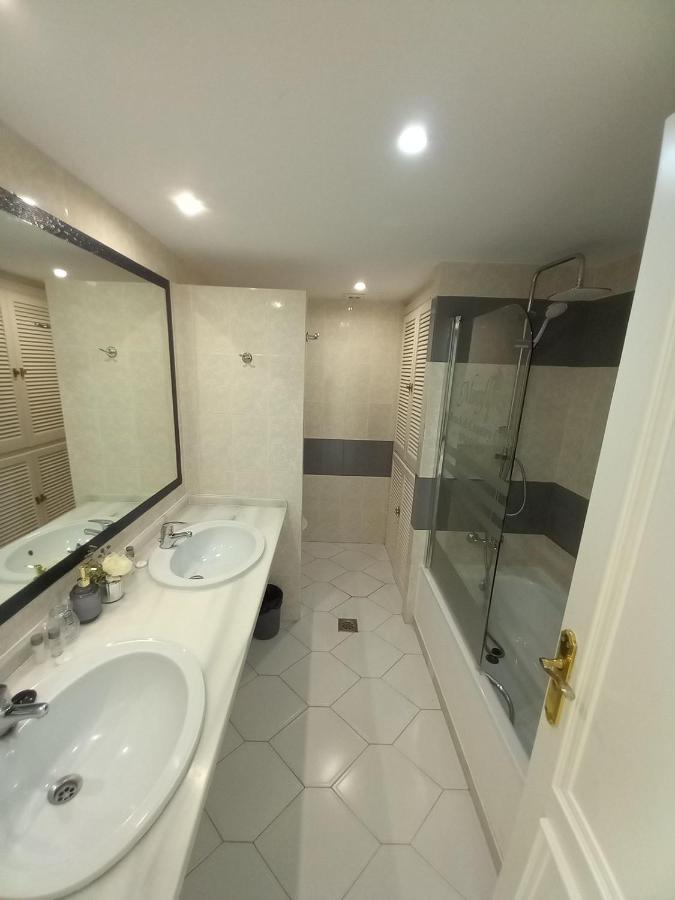 Sitio de Calahonda Miraflores Beachfront Penthouse מראה חיצוני תמונה