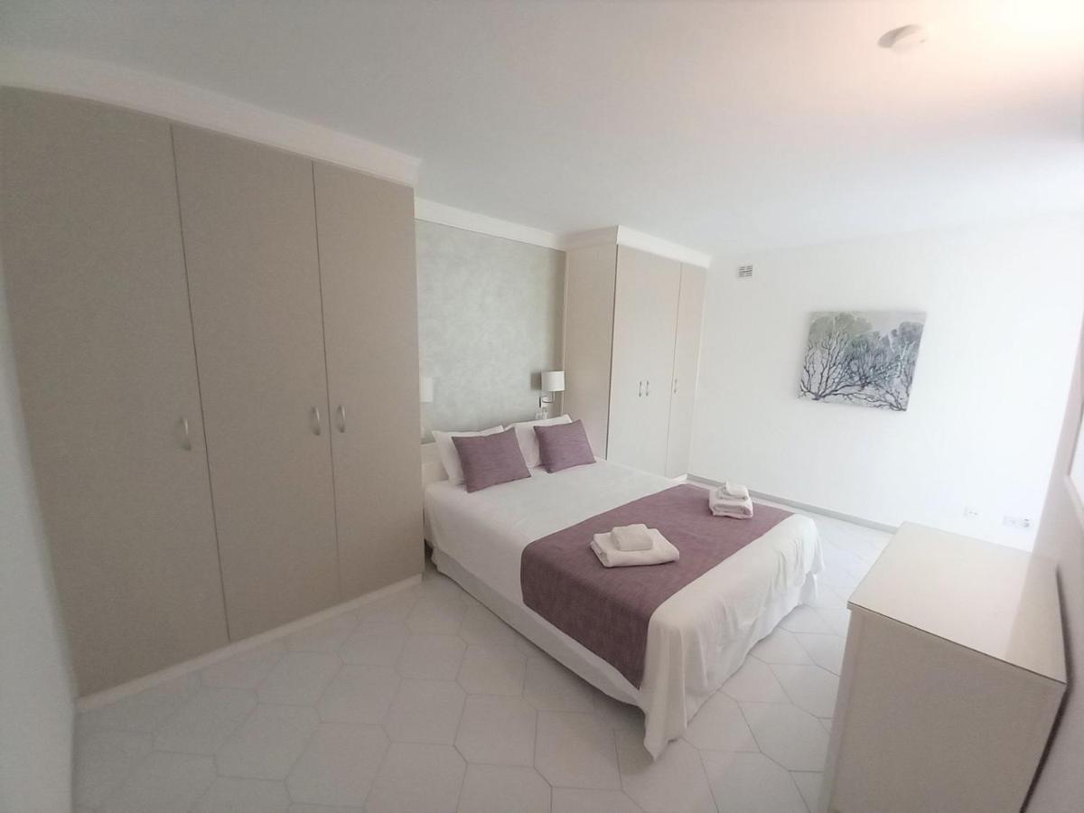 Sitio de Calahonda Miraflores Beachfront Penthouse מראה חיצוני תמונה